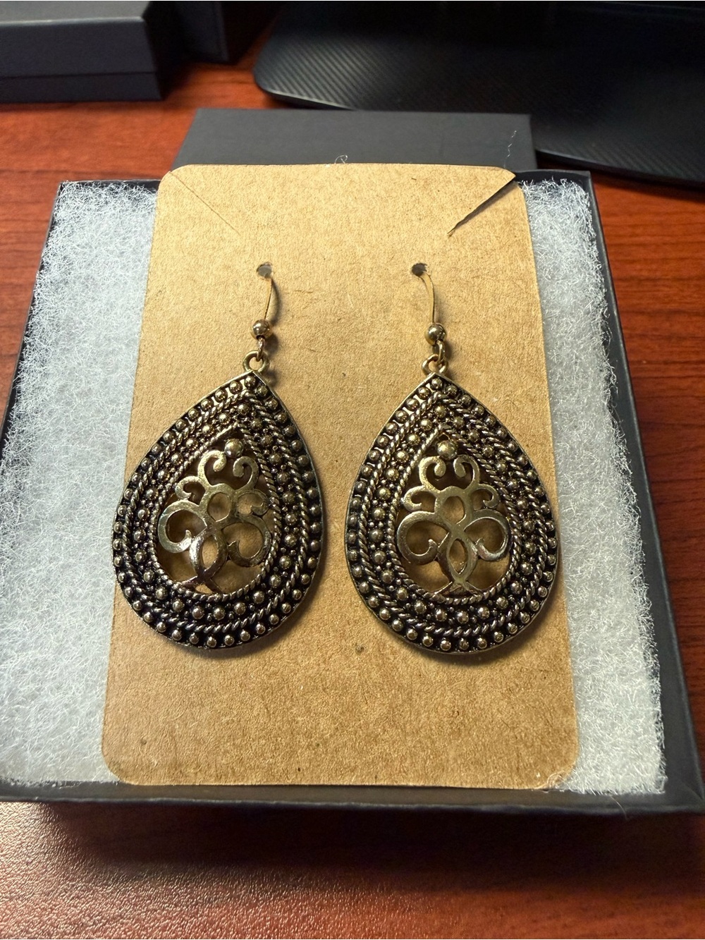 Vintage-Inspired Teardrop Filigree Earrings - Antique Gold